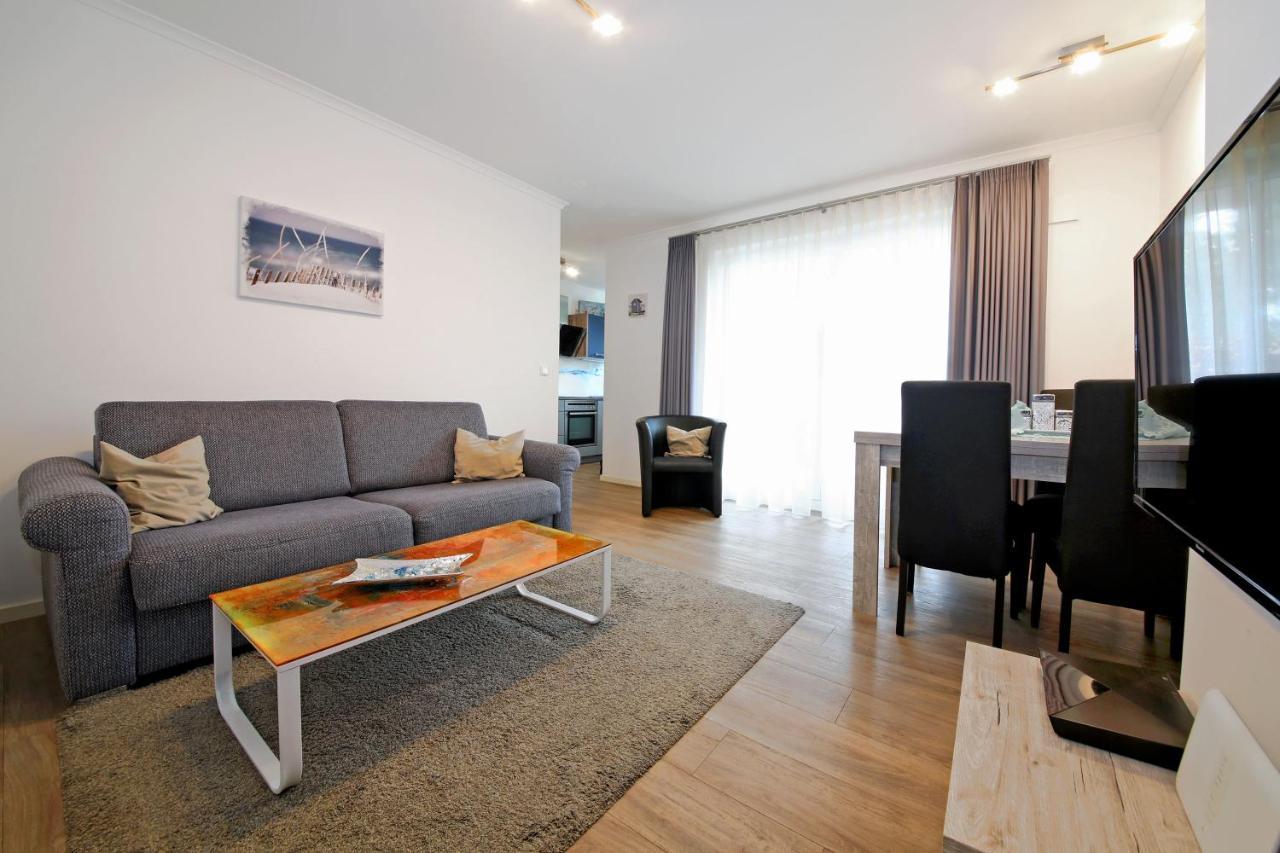 Haus Pamir - Ferienwohnungen ออสท์เซบาด นีนฮาเกิน ภายนอก รูปภาพ
